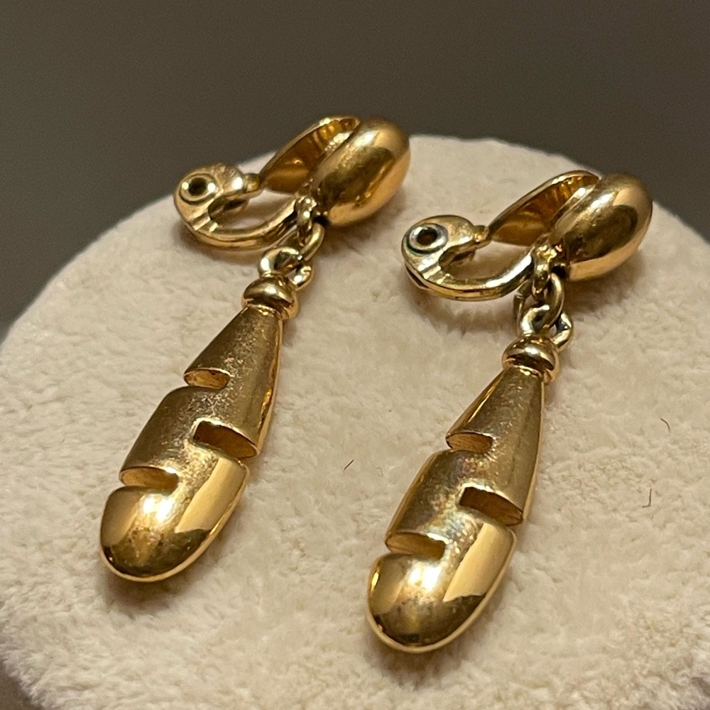 Vintage Monet Gold-Tone Dangle Clip-On Earrings - Classic Gold 1.75”